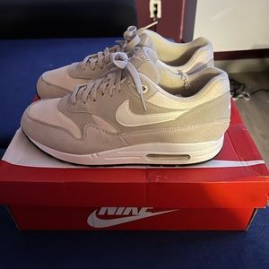Women’s Airmax Size 10